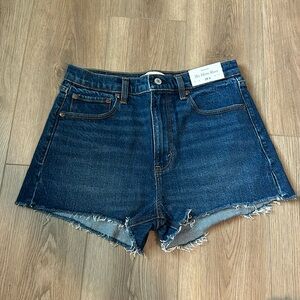 Abercrombie- the mom short - high rise
